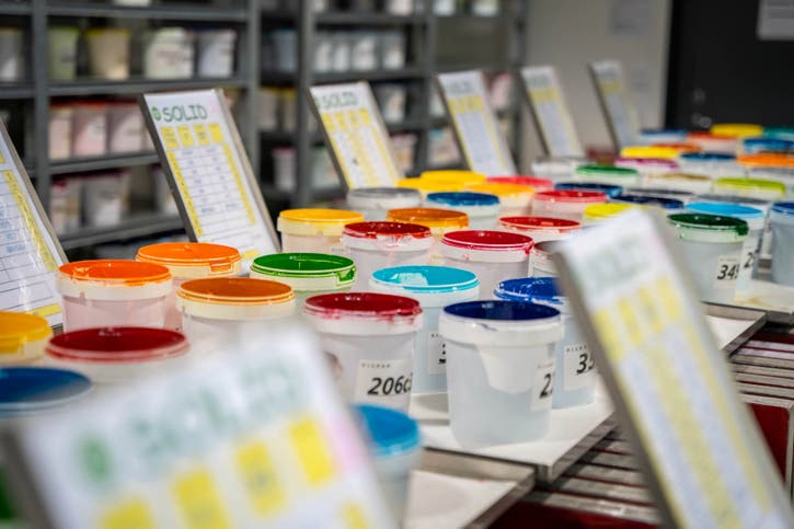 Färgburkar uppraddade i produktion