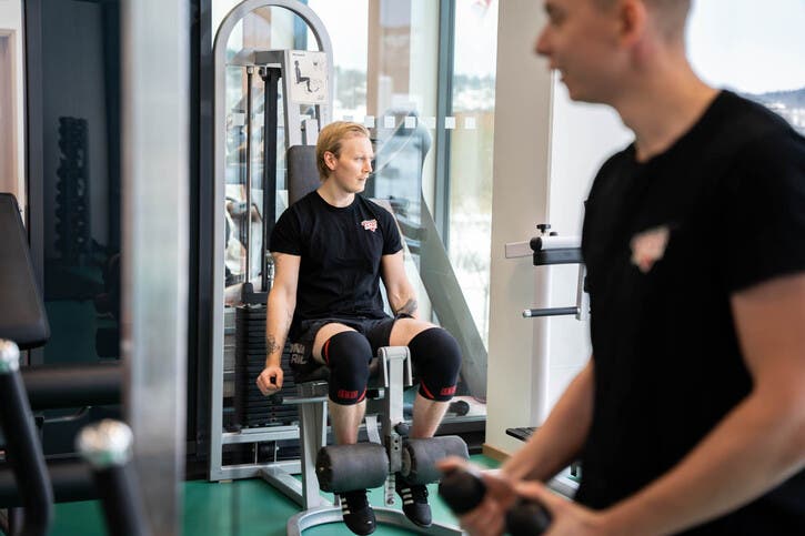 Medarbetare tränar i Hot Screens Gym